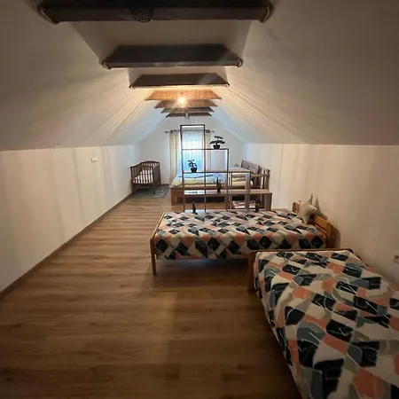 Pod Lipami Apartman