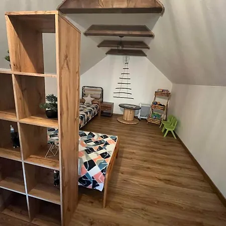 Pod Lipami Apartman *